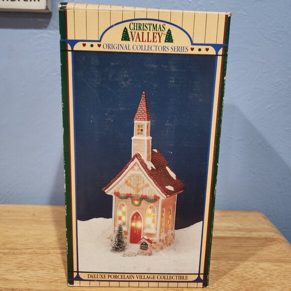 Vintage Christmas Valley Village Porcelain CHURCH GRACE CHAPEL House Lighted - Picture 4 of 10